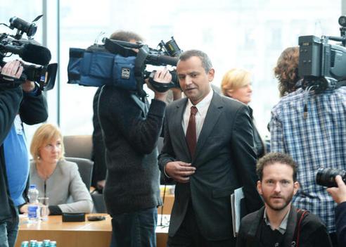 Edathy, Sebastian Marie-Elisabeth-Lüders-Haus, Anhörungssaal