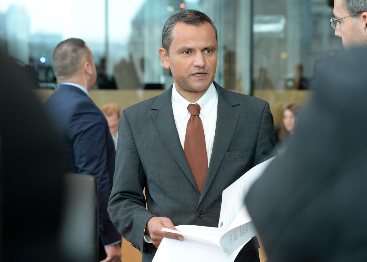 Edathy, Sebastian Sebastian Edathy steht als Zeuge vor dem 2. Untersuchungsausschuss des Deutschen Bundestages. Dieser wird von Dr. Eva Högl, SPD, geleitet.; Zeugenvernehmung.