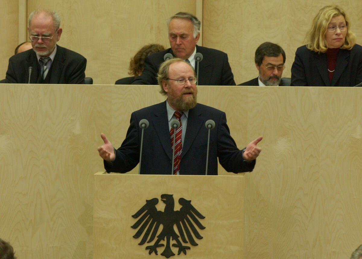 Böhmer, Wolfgang; Thierse, Wolfgang Bundestagspräsident Wolfgang Thierse, SPD, Rede im Deutschen Bundesrat, Plenarsaal.; Bundestagsabgeordneter, Präsident, Rednerpult, Bundesrat, Plenum