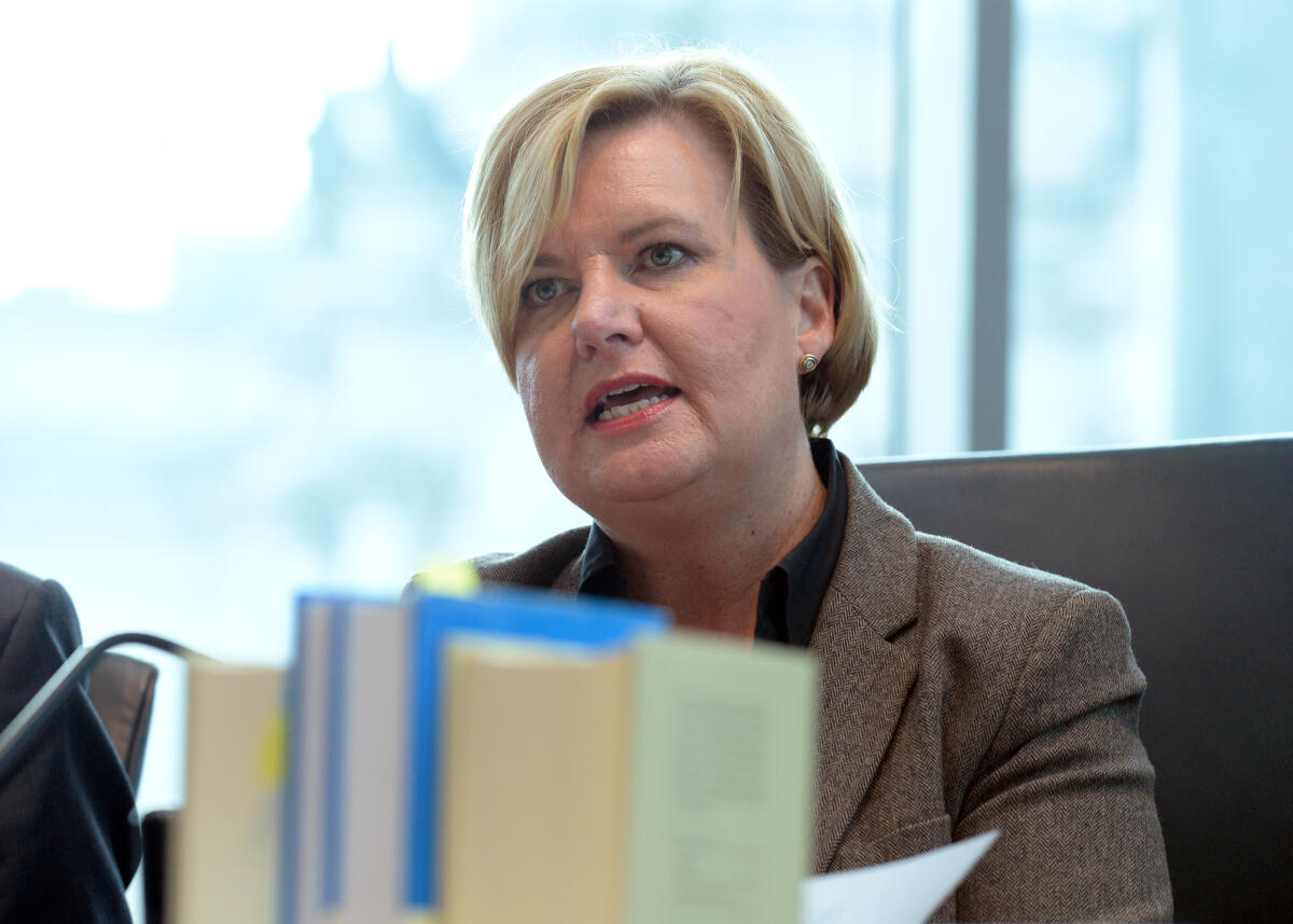 Högl, Eva Sebastian Edathy steht als Zeuge vor dem 2. Untersuchungsausschuss des Deutschen Bundestages. Dieser wird von Dr. Eva Högl, (hier im Bild), SPD, geleitet.; Zeugenvernehmung.