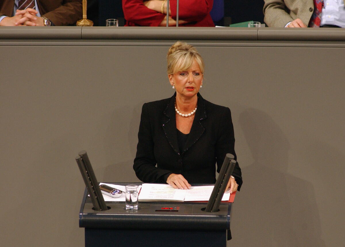 Dr. Elke Leonhard, SPD, MdB, Rede im Deutschen Bundestag.; Bundestagsabgeordnete, Abgeordnete, Rednerpult, Plenum Leonhard, Elke Dr. Elke Leonhard, SPD, MdB, Rede im Deutschen Bundestag.; Bundestagsabgeordnete, Abgeordnete, Rednerpult, Plenum
