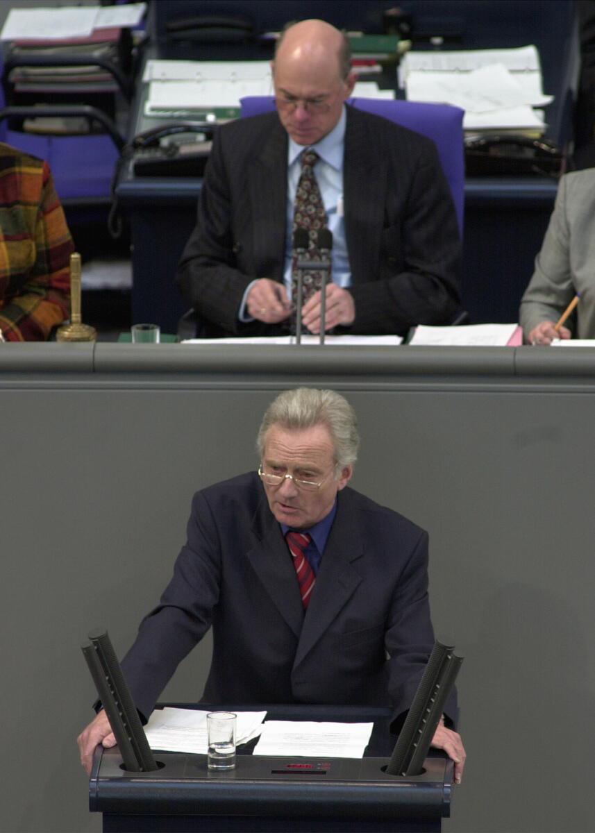 Erwin Marschewski, CDU/CSU, MdB, Rede im Deutschen Bundestag.; Vorsitz: Bundestagsvizepräsident Dr. Norbert Lammert, CDU/CSU.; Bundestagsabgeordneter, Abgeordneter, Rednerpult, Vizepräsident, Plenum Lammert, Norbert; Marschewski, Erwin Erwin Marschewski, CDU/CSU, MdB, Rede im Deutschen Bundestag.; Vorsitz: Bundestagsvizepräsident Dr. Norbert Lammert, CDU/CSU.; Bundestagsabgeordneter, Abgeordneter, Rednerpult, Vizepräsident, Plenum
