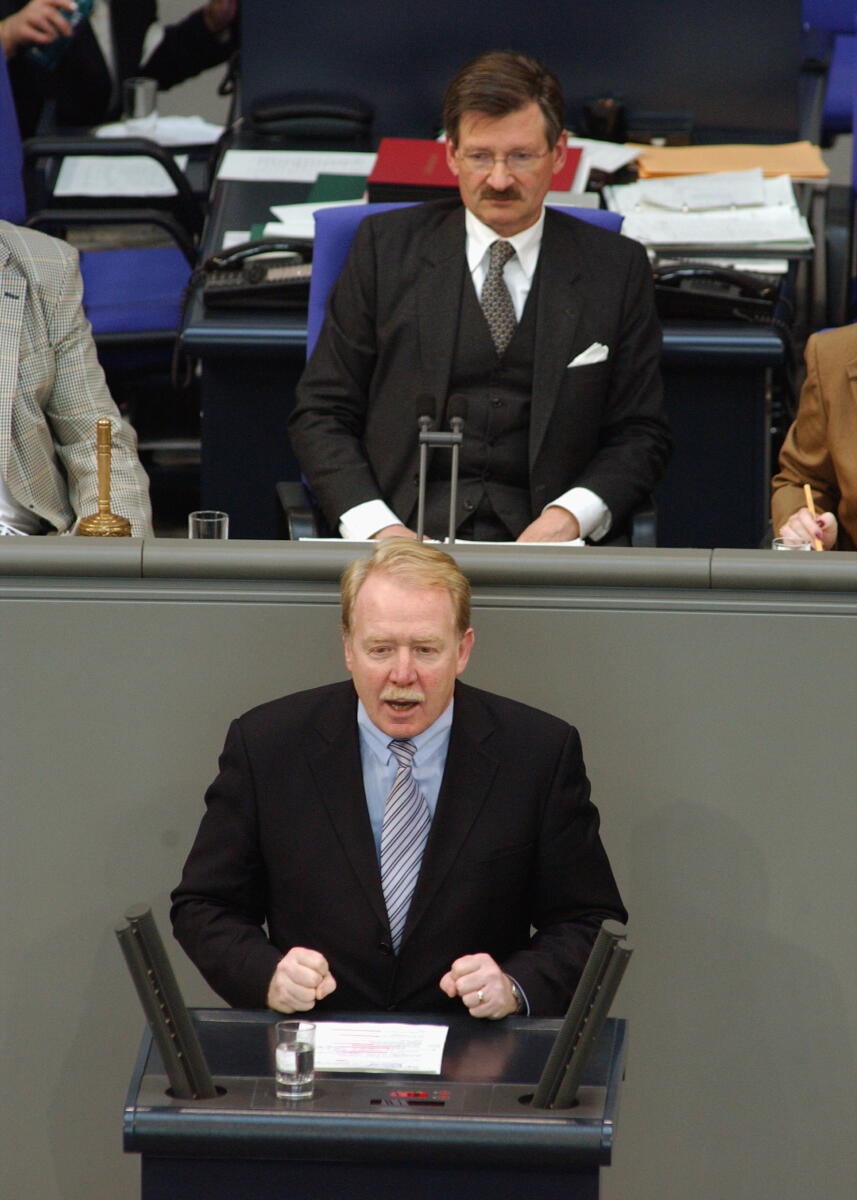 Michelbach, Hans; Solms, Hermann Otto Hans Michelbach, MdB, CDU/CSU,  MdB, Rede im Deutschen Bundestag, 33. Sitzung, Haushaltsdebatte.; Vorsitz: Bundestagsvizepräsident  Dr. Hermann Otto Solms, FDP.; Bundestagsabgerodneter, Abgeordneter, Rednerpult, Vizepräsident, Plenum