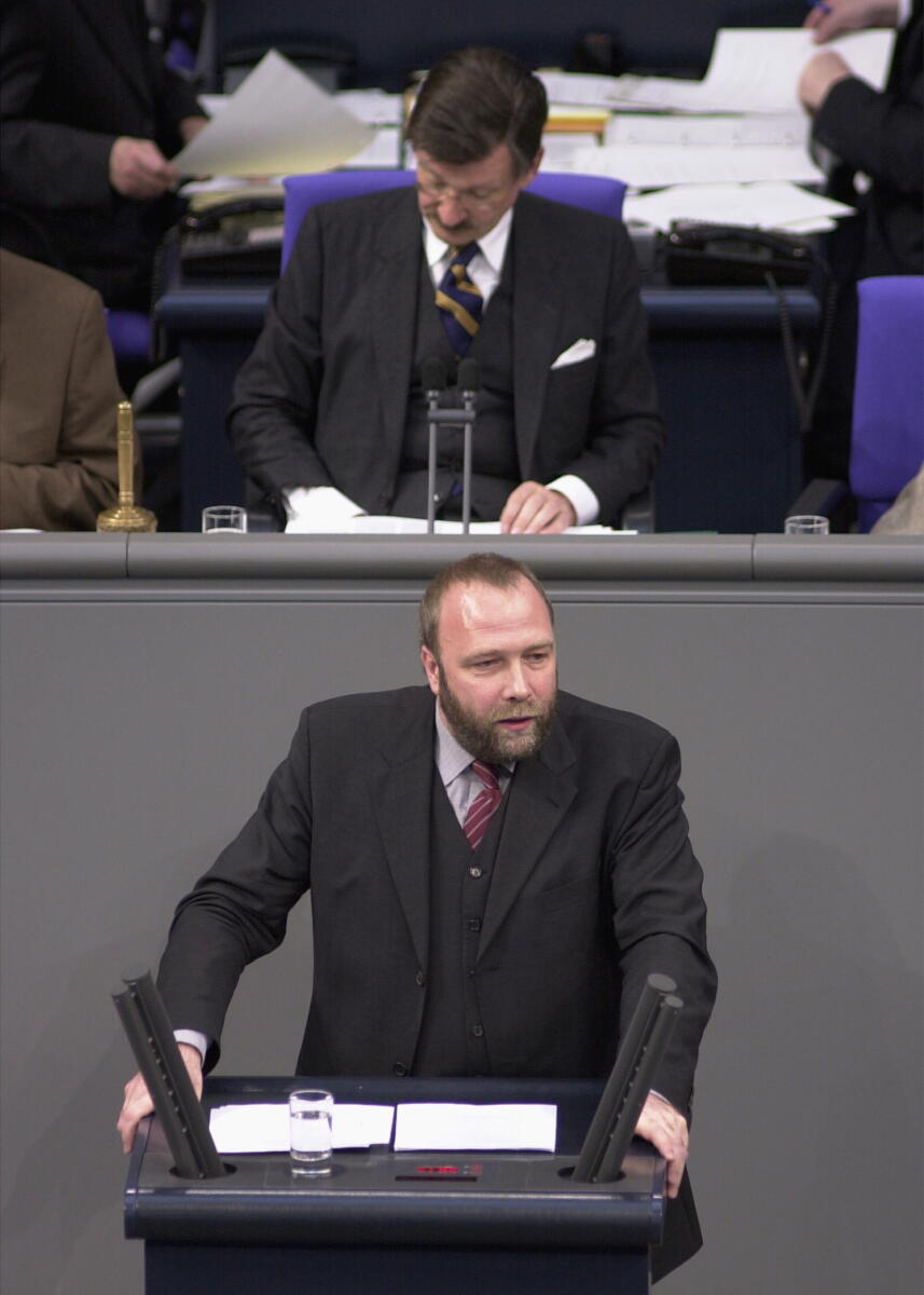 Günter Nooke, CDU/CSU, MdB, Rede im Deutschen Bundestag.; Vorsitz: Bundestagsvizepräsident Dr. Hermann Otto Solms, FDP.; Bundestagsabgeordneter, Abgeordneter, Rednerpult, Vizepräsident, Plenum Nooke, Günter; Solms, Hermann Otto Günter Nooke, CDU/CSU, MdB, Rede im Deutschen Bundestag.; Vorsitz: Bundestagsvizepräsident Dr. Hermann Otto Solms, FDP.; Bundestagsabgeordneter, Abgeordneter, Rednerpult, Vizepräsident, Plenum
