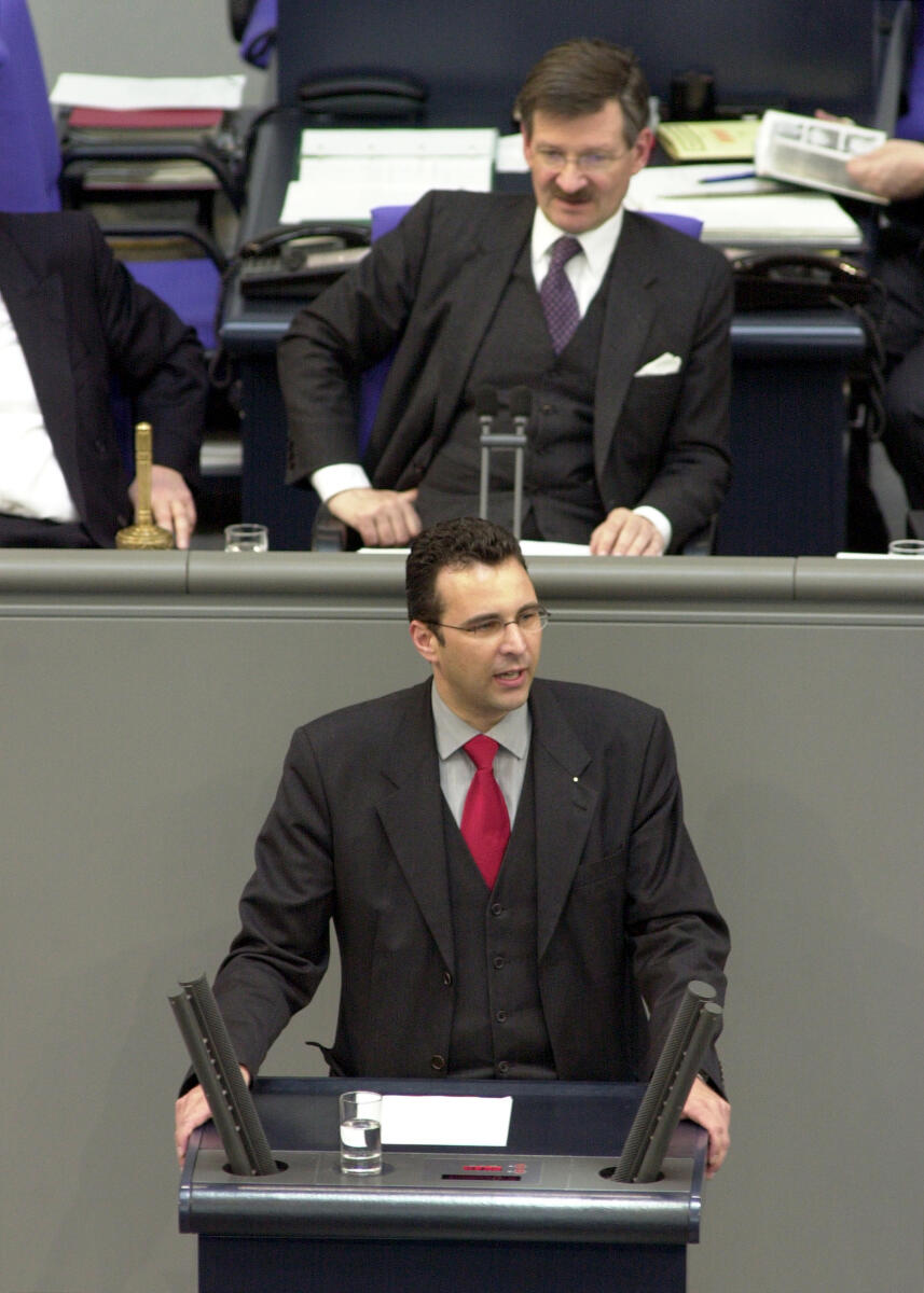Pfeiffer, Joachim; Solms, Hermann Otto Dr. Joachim Pfeiffer, CDU/CSU, MdB.; Vorsitz: Bundestagsvizepräsident Dr. Hermann Otto Solms, FDP.; 40. Bundestagssitzung.; Deutscher Bundestag, Plenum