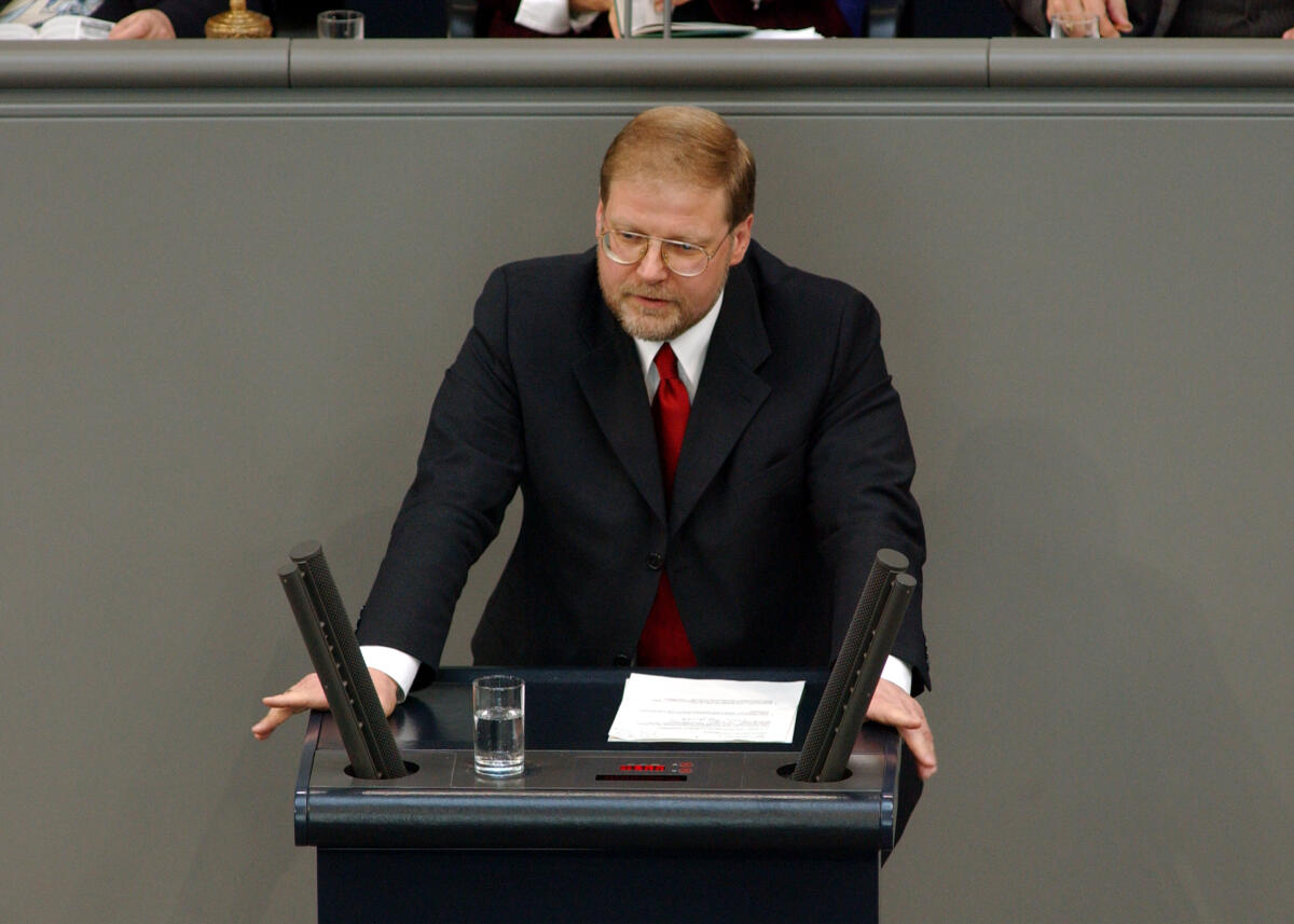Hans Juergen Uhl, SPD, MdB, Rede im Deutschen Bundestag.; Bundestagsabgeordneter, Abgeordneter, Rednerpult, Plenum Uhl, Hans-Jürgen Hans Juergen Uhl, SPD, MdB, Rede im Deutschen Bundestag.; Bundestagsabgeordneter, Abgeordneter, Rednerpult, Plenum