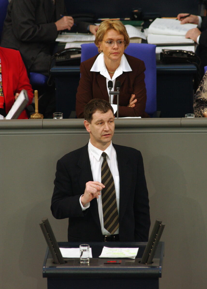 Kastner, Susanne; Ulrich, Hubert Hubert Ulrich, MdB, Bündnis 90/Die Grünen, Vorsitz: Bundestagsvizepräsidentin Dr. h. c. Susanne Kastner, SPD.; Rede, Deutscher Bundestag, 31. Sitzung, Thema: Ladenschlussgesetz, TOP 15