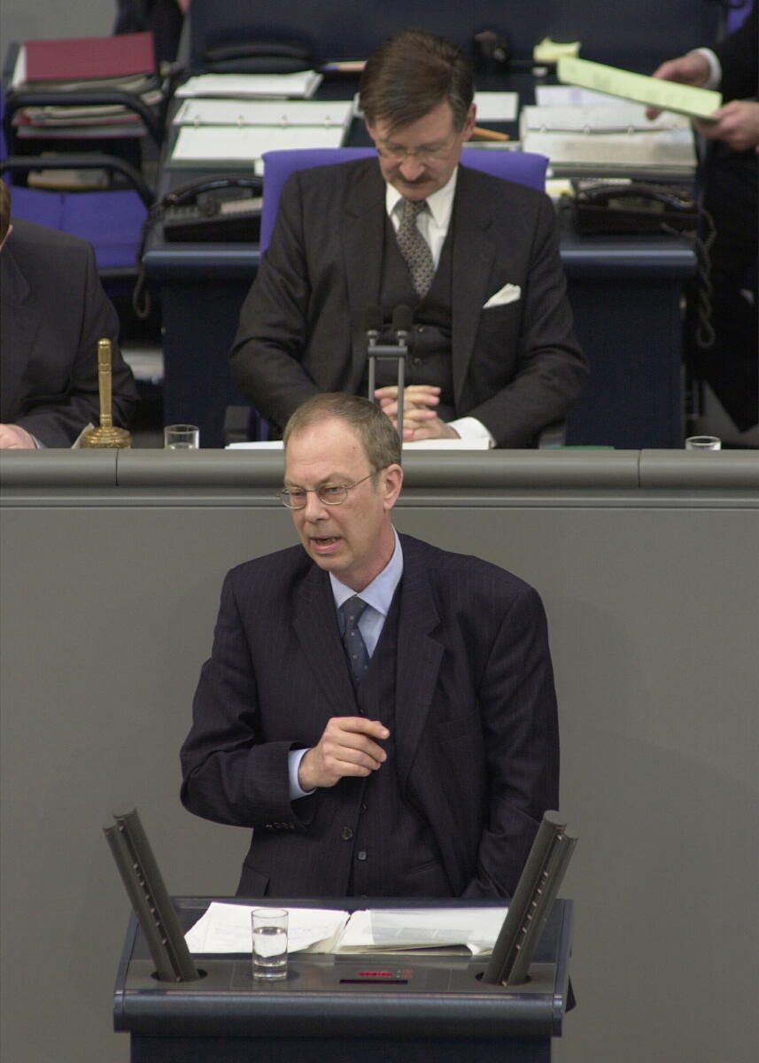 Rüdiger Veit, SPD, Plenarsaal, Deutscher Bundestag, Plenum; Vorsitz: Bundestagsvizepräsident Dr. Hermann Otto Solms, fDP Solms, Hermann Otto; Veit, Rüdiger Rüdiger Veit, SPD, Plenarsaal, Deutscher Bundestag, Plenum; Vorsitz: Bundestagsvizepräsident Dr. Hermann Otto Solms, fDP
