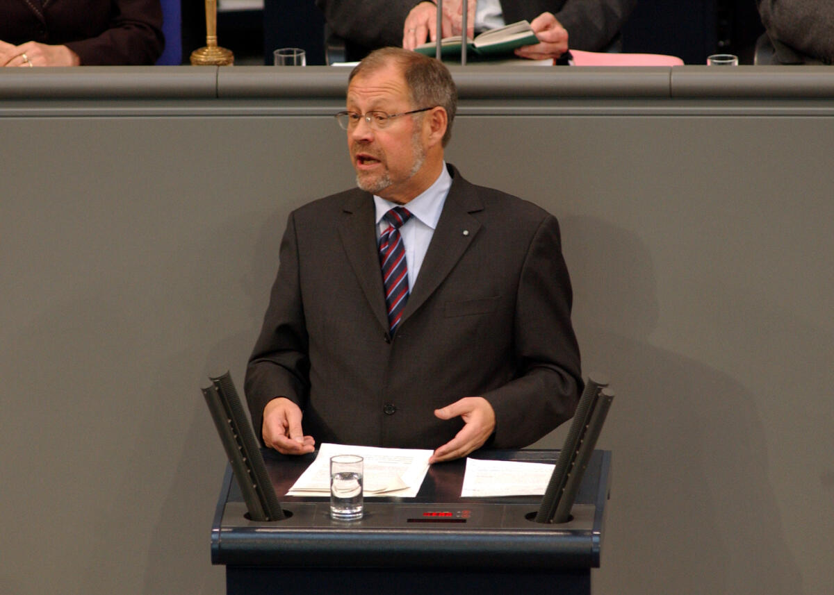 Kolbow, Walter Walter Kolbow, SPD, Deutscher Bundestag,; Rede, MdB, Bundestagsabgeordneter, Plenum, Bundestagssitzung