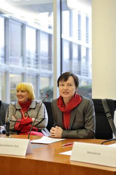 Arndt-Brauer, Ingrid; Roth, Claudia Paul-Löbe-Haus, Sitzungssaal