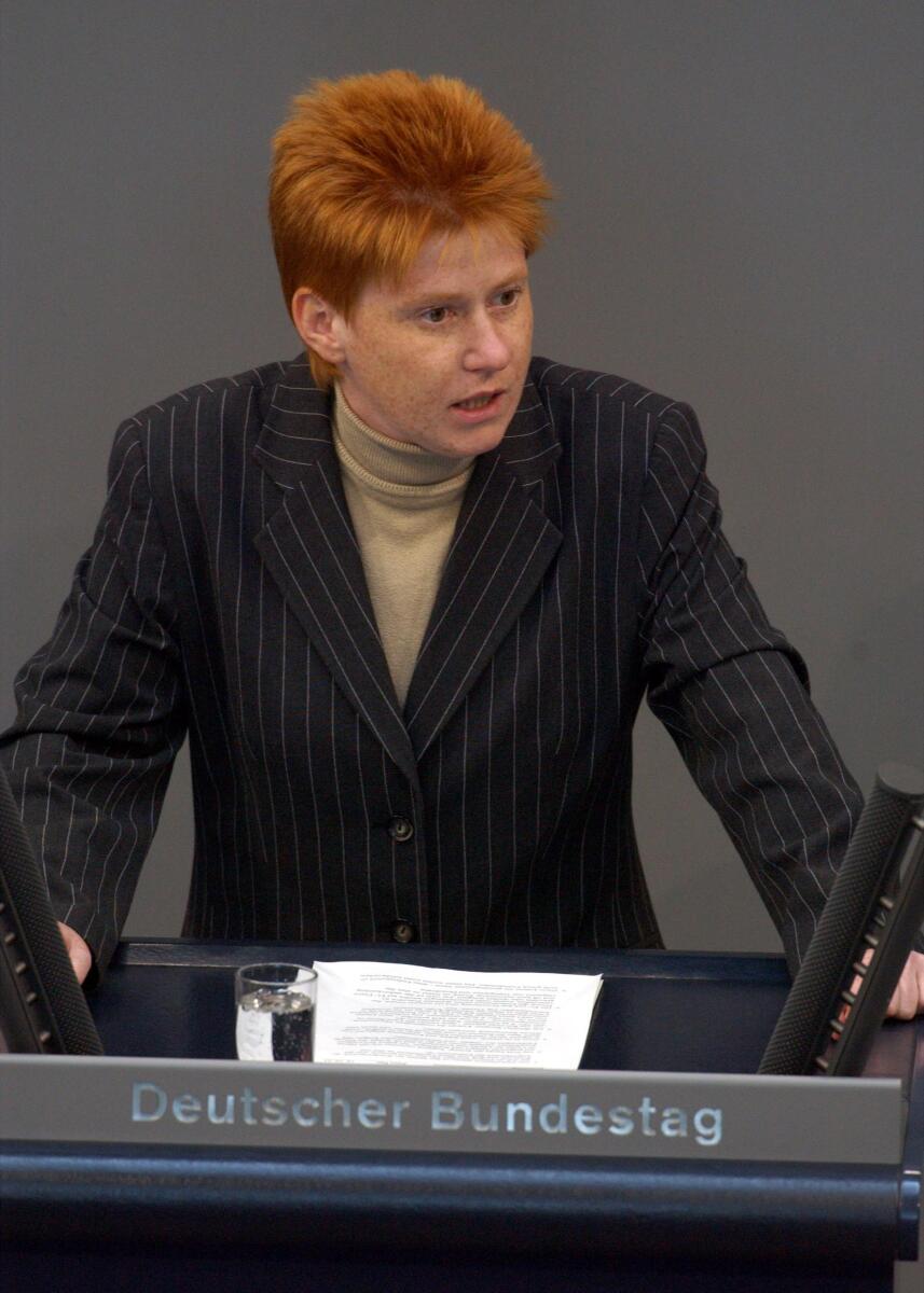 Pau, Petra Rede, Petra Pau, MdB, fraktionslos, PDS, Deutscher Bundestag, 66.Sitzung, TOP 4, Thema  Modernisierung bundesstaatlicher Ordnung