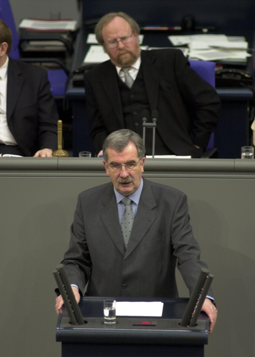Rede, Ernst Burgbacher, FDP, Bundestagsabgeordneter, Abgeordneter, MdB, Vorsitz: Bundestagspräsident Wolfgang Thierse, SPD, 19. Bundestagssitzung, TOP 3, Thema 40 Jahre Elysee-Vertrag, deutsch-französische Beziehungen, Deutscher Bundestag Burgbacher, Ernst; Thierse, Wolfgang Rede, Ernst Burgbacher, FDP, Bundestagsabgeordneter, Abgeordneter, MdB, Vorsitz: Bundestagspräsident Wolfgang Thierse, SPD, 19. Bundestagssitzung, TOP 3, Thema 40 Jahre Elysee-Vertrag, deutsch-französische Beziehungen, Deutscher Bundestag