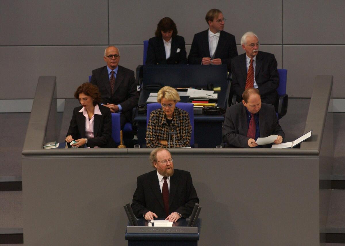 Thierse, Wolfgang; Kastner, Susanne Rede, Bundestagspräsident Wolfgang Thierse, SPD, Vorsitz: Bundestagsvizepräsdentin Dr. h. c. Susanne Kastner, SPD.; Deutscher Bundestag, 66.Sitzung, TOP 4, Thema Modernisierung bundesstaatlicher Ordnung, Deutscher Bundestag