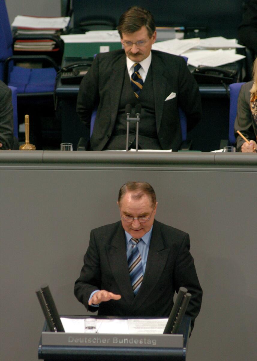 Obermeier, Franz Franz Obermeier, CDU/CSU, MdB, Rede im Deutschen Bundestag, 94. Sitzung Deutscher Bundestag, TOP 5, Thema: Emissionshandel.; Vorsitz: Bundestagsvizepräsident Dr. Hermann Otto Solms, FDP.; Bundestagsabgeordneter, Abgeordneter, Vizepräsident, Rednerpult, Plenum