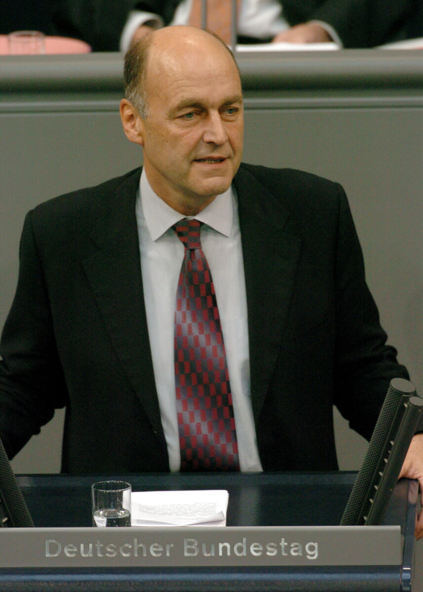 Laurenz Meyer, CDU/CSU, MdB, Rede im Deutschen Bundestag, 97. Sitzung.; Bundestagsabgeordneter, Abgeordneter, Redenerpult, Plenum Meyer, Laurenz Laurenz Meyer, CDU/CSU, MdB, Rede im Deutschen Bundestag, 97. Sitzung.; Bundestagsabgeordneter, Abgeordneter, Redenerpult, Plenum