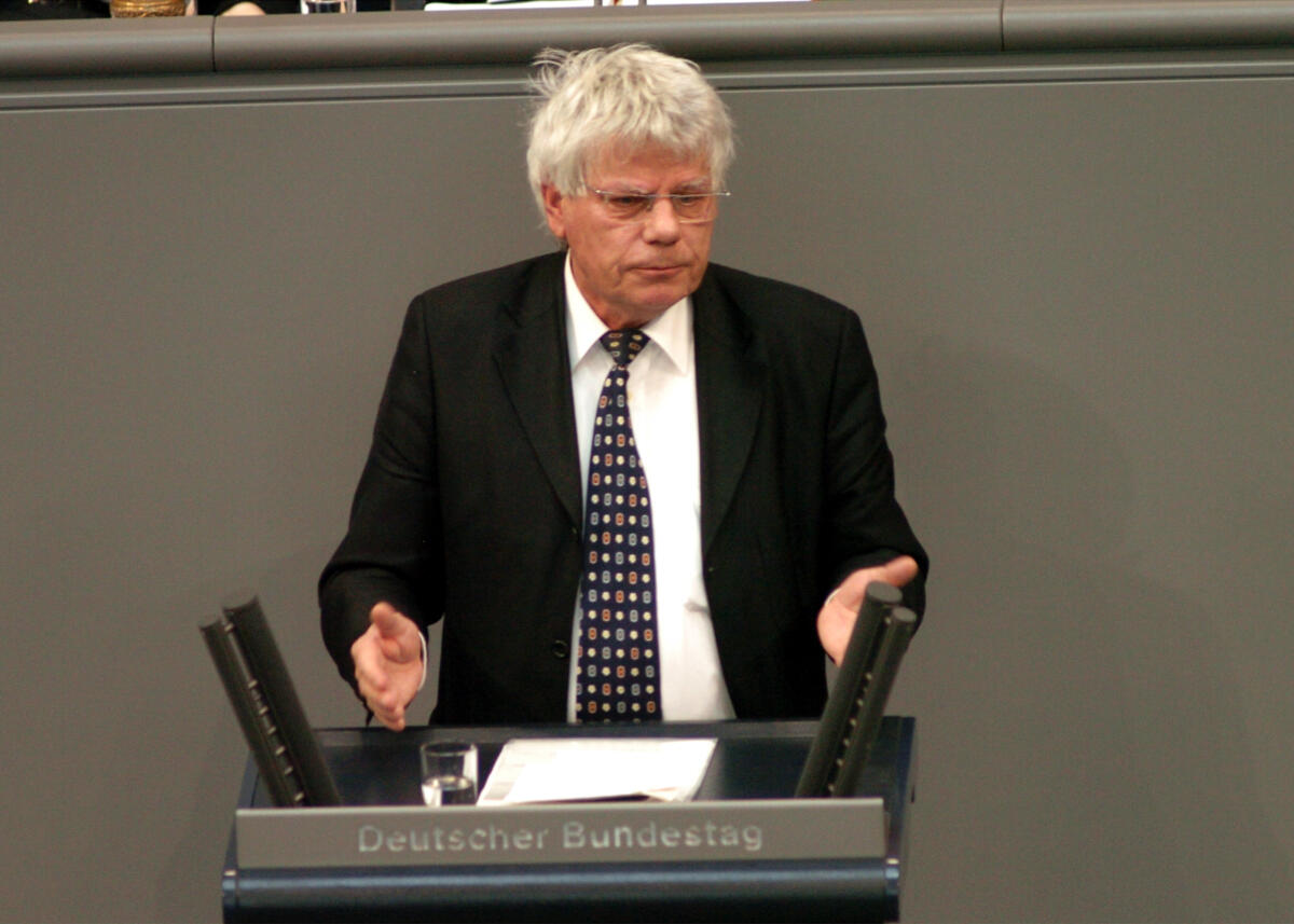Hoefer, Gerd Gerd Hoefer, SPD, MdB, Rede im Deutschen Bundestag, 97. Sitzung.; Bundestagsabgeordneter, Abgeordneter, Rednerpult, Plenum