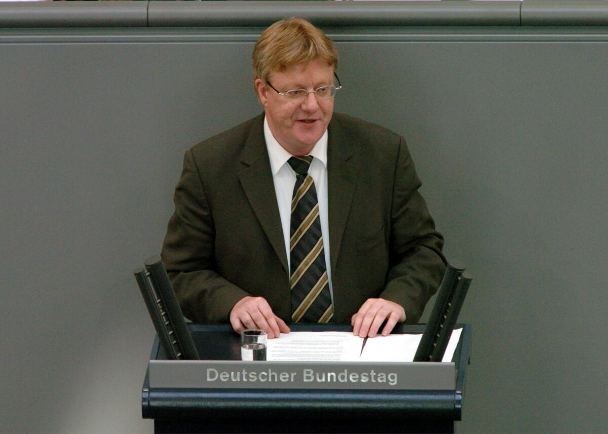 Martin Schwanholz, MdB, SPD, Rede im Deutschen Bundestag.; Bundestagsabgeordneter, Abgeordneter, Rednerpult, Plenum Schwanholz, Martin Martin Schwanholz, MdB, SPD, Rede im Deutschen Bundestag.; Bundestagsabgeordneter, Abgeordneter, Rednerpult, Plenum