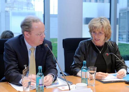 Trotsenburg, Axel von; Wöhrl, Dagmar G. Paul-Löbe-Haus, Sitzungssaal