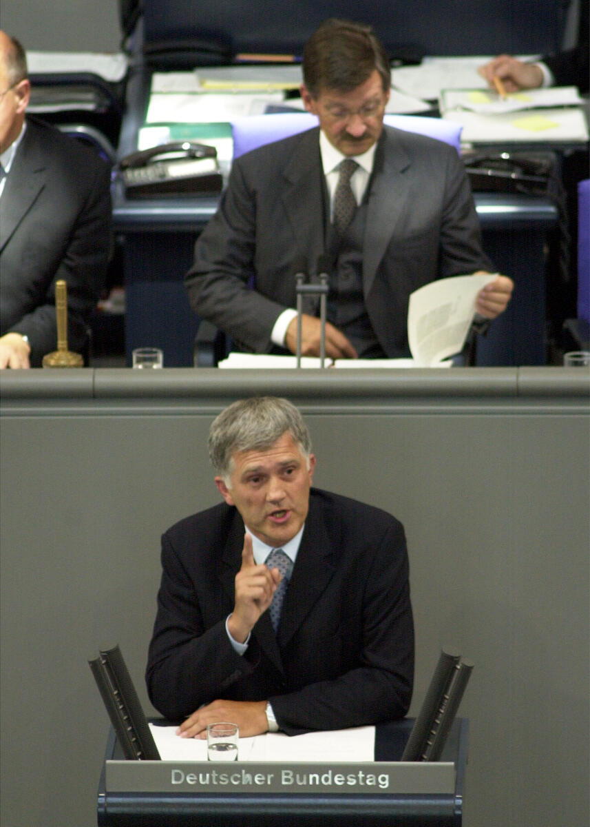 Schirmbeck, Georg; Solms, Hermann Otto Georg Schirmbeck, MdB, CDU/CSU, Rede im Deutschen Bundestag. Vorsitz: Bundestagsvizepräsident Dr. Hermann Otto Solms, FDP.
