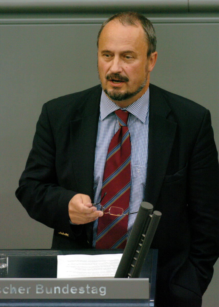 Walter Hoffmann, MdB, SPD, Rede, Deutscher Bundestag, 126. Sitzung, TOP 4, Thema: Arbeitsmarktstatistik, Redner 8 Hoffmann, Walter Walter Hoffmann, MdB, SPD, Rede, Deutscher Bundestag, 126. Sitzung, TOP 4, Thema: Arbeitsmarktstatistik, Redner 8