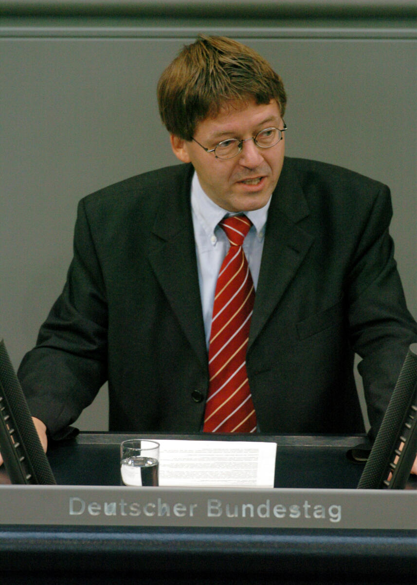 Bartels, Hans-Peter Hans-Peter Bartels, MdB, SPD, Rede, Deutscher Bundestag, 126. Sitzung, TOP 3, Thema: Bundeswehr, Wehrpflicht, Redner 14