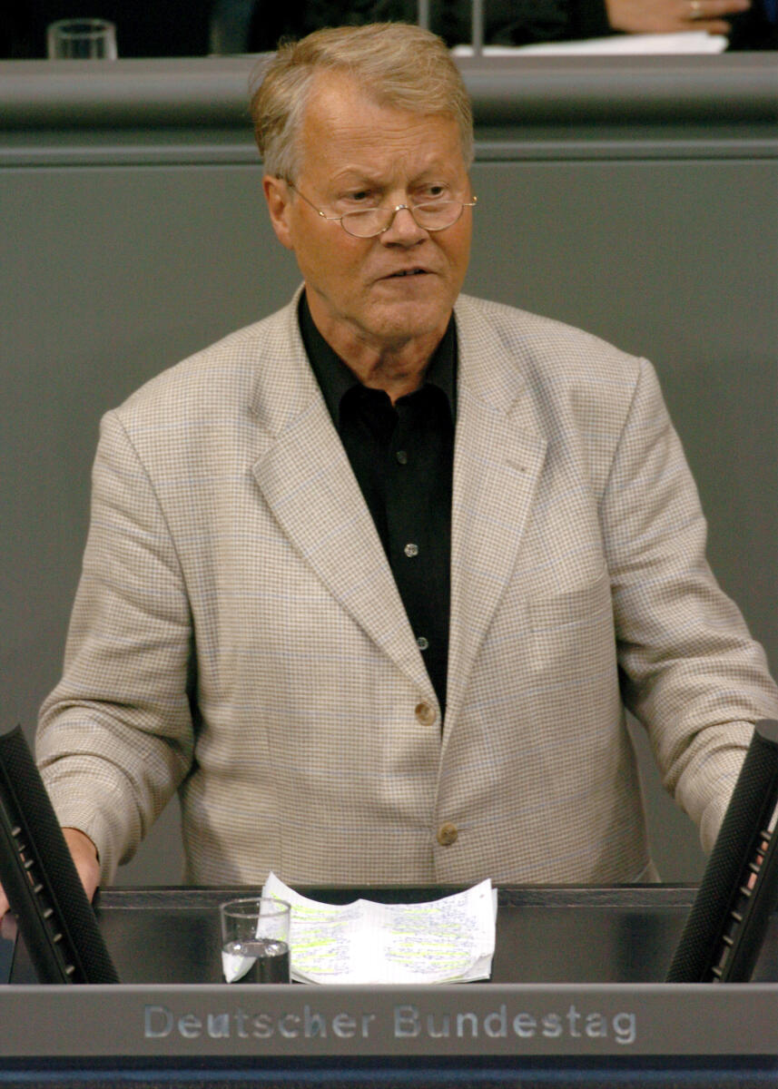 Nachtwei, Winfried Winfied Nachtwei, MdB, Bündnis 90/Die Grünen, Rede, Deutscher Bundestag, 126. Sitzung, TOP 3, Thema: Bundeswehr, Wehrpflicht, Redner 3