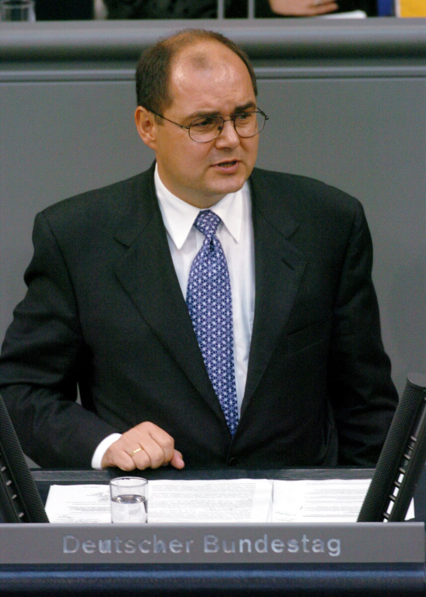 Schmidt, Christian Christian Schmidt, MdB, CDU/CSU, Rede, Deutscher Bundestag, 126. Sitzung, TOP 3, Thema: Bundeswehr, Wehrpflicht, Redner 6