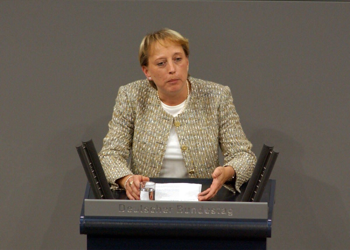 Meyer, Doris Doris Meyer, CDU/CSU, MdB, Rede im Deutschen Bundestag.; Bundestagsabgeordnete, Abgeordnete, Rednerpult, Plenum