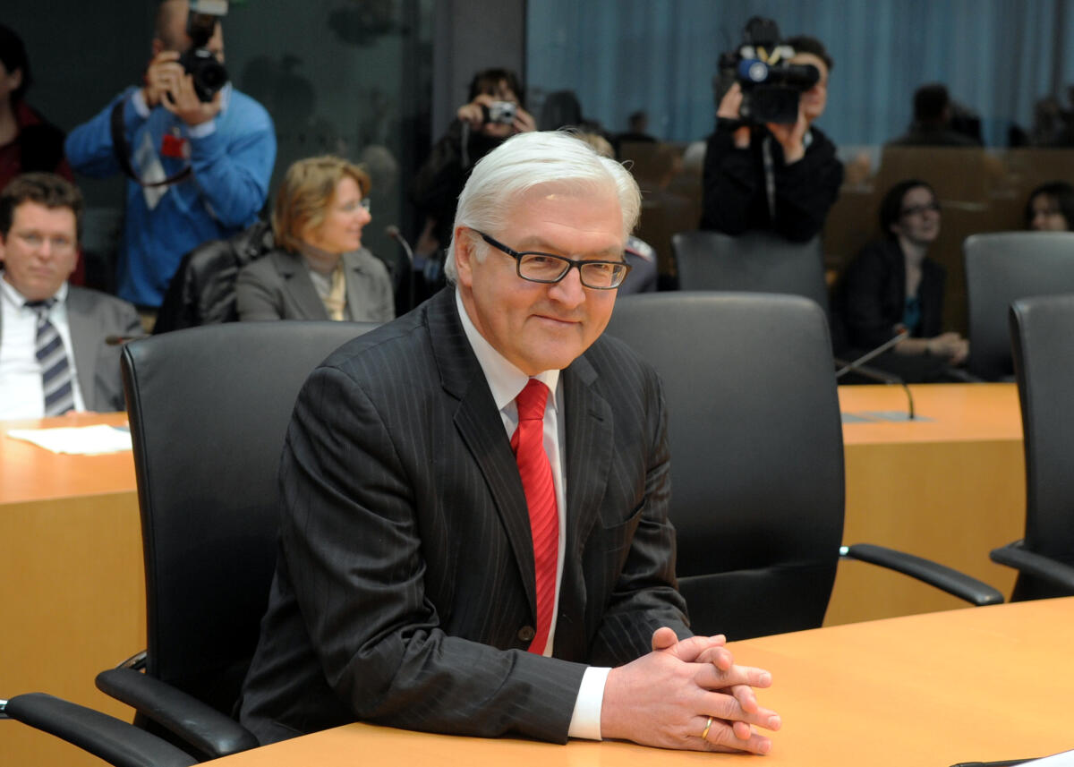 Walter Steinmeier, SPD, im Untersuchungsausschuss Kunduns des Verteidigungsausschusses. Steinmeier, Frank-Walter Walter Steinmeier, SPD, im Untersuchungsausschuss Kunduns des Verteidigungsausschusses.