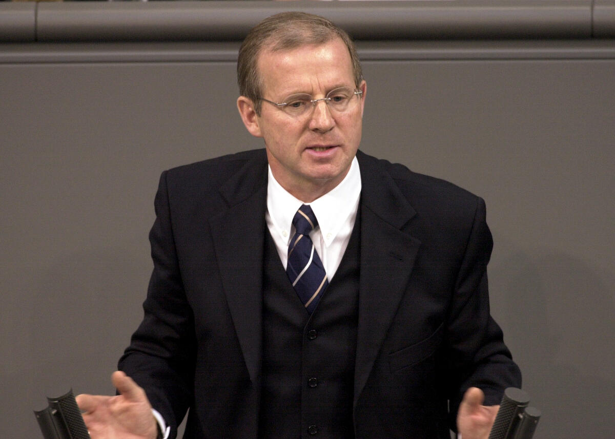 Dietrich Austermann, CDU/CSU, Bundestagsvizepräsidentin Susanne Kastner, SPD,; 12. Bundestagssitzung, Haushaltsgesetz 2003, Deutscher Bundestag; Rede, MdB, Bundestagsabgeordneter, Plenum Austermann, Dietrich Dietrich Austermann, CDU/CSU, Bundestagsvizepräsidentin Susanne Kastner, SPD,; 12. Bundestagssitzung, Haushaltsgesetz 2003, Deutscher Bundestag; Rede, MdB, Bundestagsabgeordneter, Plenum