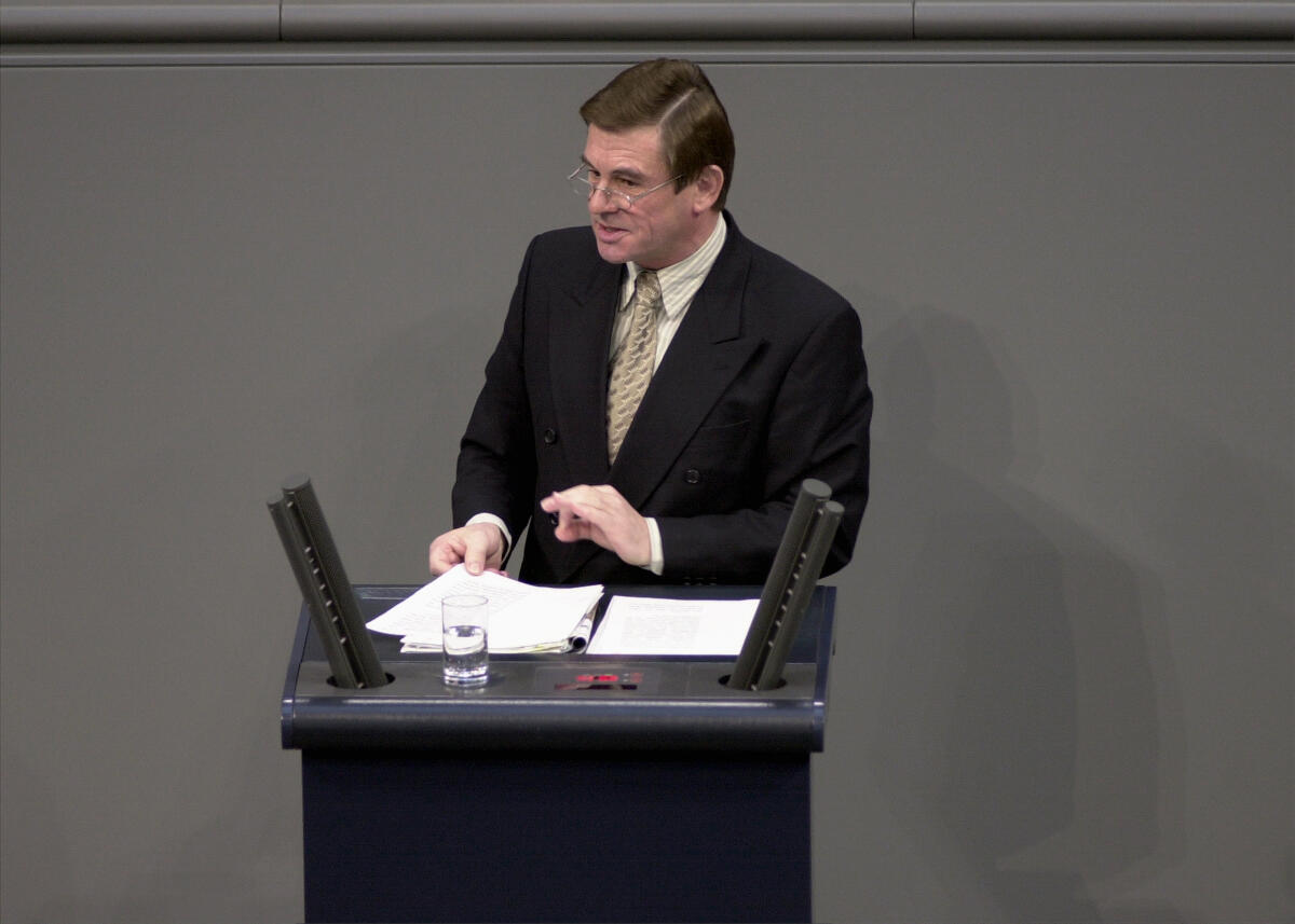 Bartholomaeus Kalb, CDU/CSU, MdB, 12. Bundestagssitzung, Thema: Haushaltsgesetz 2003.; Deutscher Bundestag; Rede, MdB, Bundestagsabgeordneter, Plenum Kalb, Bartholomäus Bartholomaeus Kalb, CDU/CSU, MdB, 12. Bundestagssitzung, Thema: Haushaltsgesetz 2003.; Deutscher Bundestag; Rede, MdB, Bundestagsabgeordneter, Plenum