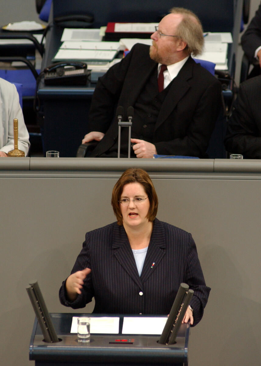 Griese, Kerstin, SPD, MdB, Vorsitz: Bundestagspräsident Wolfgang Thierse, SPD; Deutscher Bundestag, Bundestagsabgeordnete, Plenum, Rednerpult, Rede Griese, Kerstin; Thierse, Wolfgang Griese, Kerstin, SPD, MdB, Vorsitz: Bundestagspräsident Wolfgang Thierse, SPD; Deutscher Bundestag, Bundestagsabgeordnete, Plenum, Rednerpult, Rede