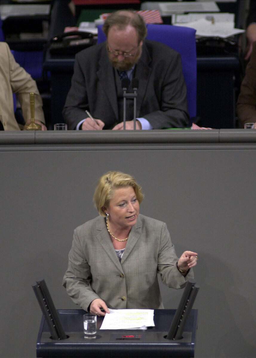 Pieper, Cornelia; Thierse, Wolfgang Rede Cornelia Pieper, FPD, Gemeralsekretärin, Bundestagspräsident Wolfgang Thierse, SPD,; 12. Bundestagssitzung, Deutscher Bundestag