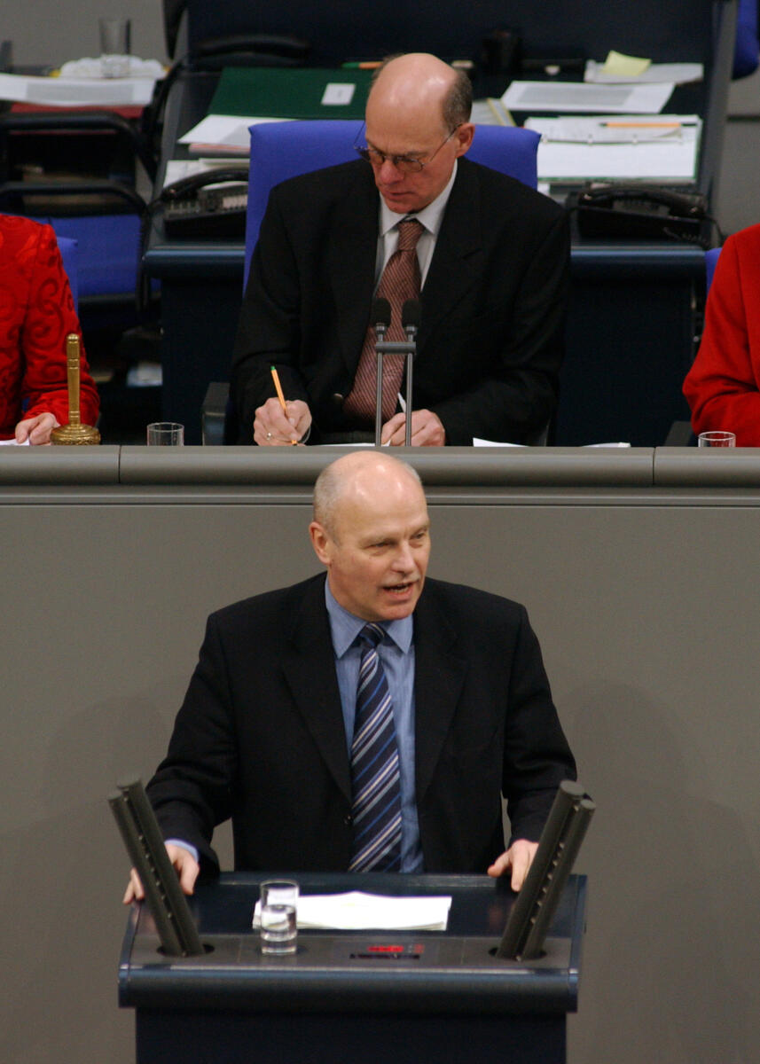 Rolf Hempelmann, MdB, SPD, Rede im Deutschen Bundestag, 23.Sitzung, Plenum, Vorsitz: Bundestagsvizepräsident Dr. Norbert Lammert, CDU/CSU.; Rednerpult, Plenum Hempelmann, Rolf Rolf Hempelmann, MdB, SPD, Rede im Deutschen Bundestag, 23.Sitzung, Plenum, Vorsitz: Bundestagsvizepräsident Dr. Norbert Lammert, CDU/CSU.; Rednerpult, Plenum