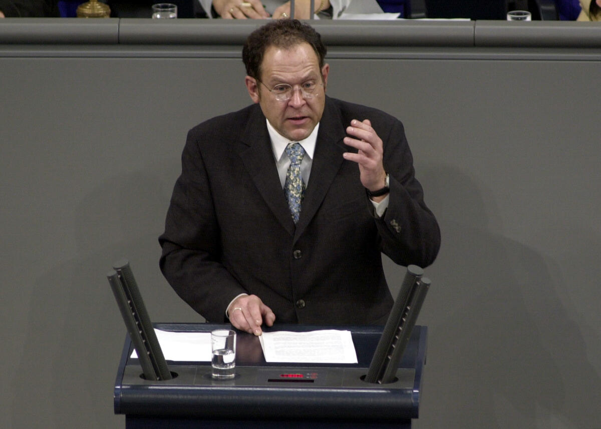 Thomas Sauer, SPD, MdB, 22. Bundestagssitzung, TOP 4, Offensivgesetz; Deutscher Bundestag, Bundestagsabgeordneter, Plenum, Rednerpult, Rede Sauer, Thomas Thomas Sauer, SPD, MdB, 22. Bundestagssitzung, TOP 4, Offensivgesetz; Deutscher Bundestag, Bundestagsabgeordneter, Plenum, Rednerpult, Rede