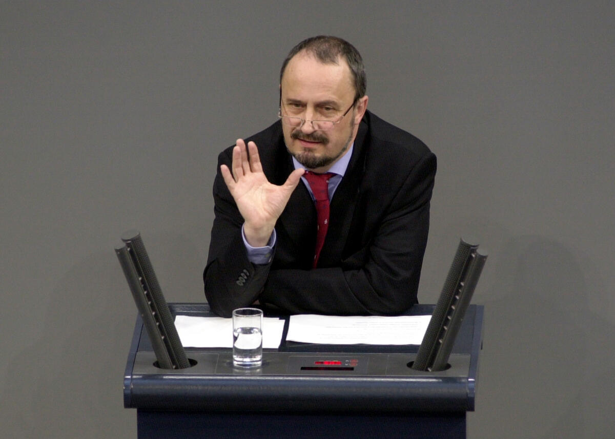 Walter Hoffmann, SPD, MdB, Rede im Deutschen Bundestag, 22. Bundestagssitzung, TOP 4, Offensivgesetz, Bundestagsabgeordneter Hoffmann, Walter Walter Hoffmann, SPD, MdB, Rede im Deutschen Bundestag, 22. Bundestagssitzung, TOP 4, Offensivgesetz, Bundestagsabgeordneter