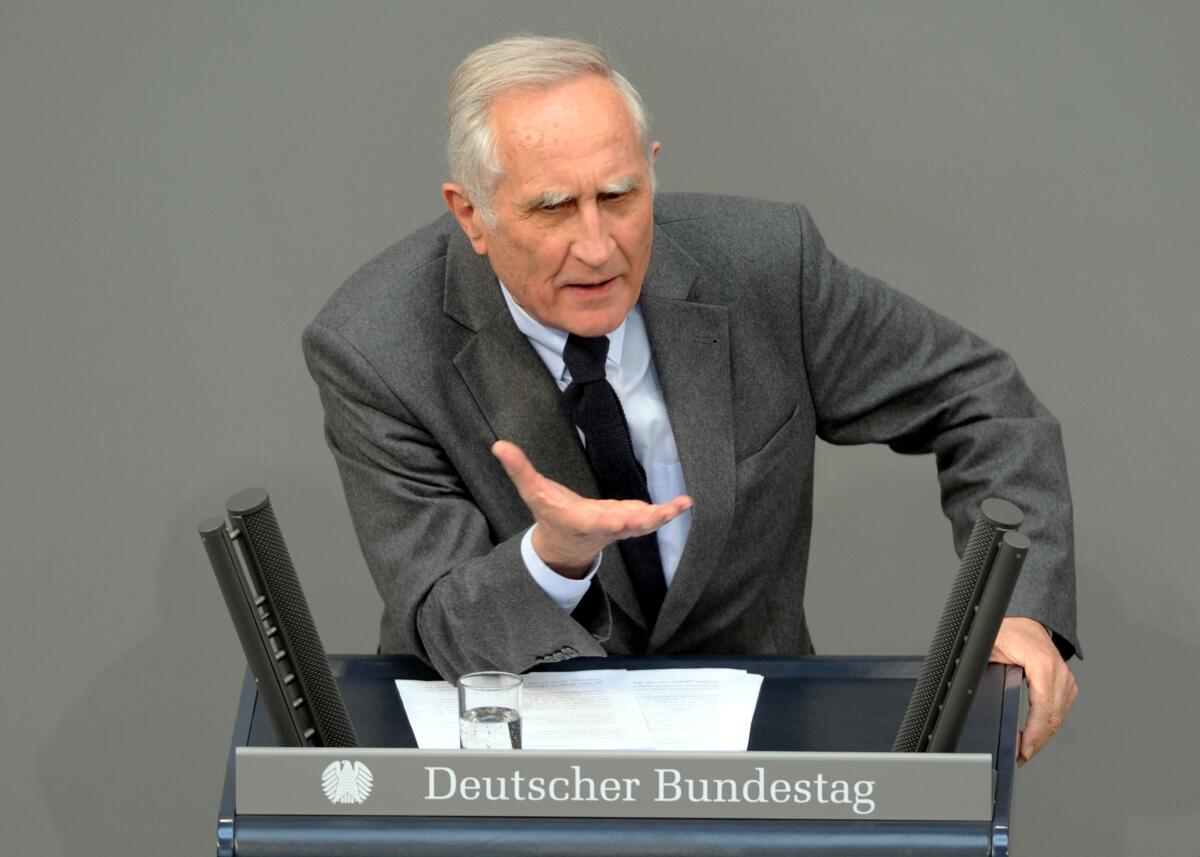 Geis, Norbert Norbert Geis, CDU/CSU, Bundestagsabgeordneter, Abgeordneter, Mitglied des Deutschen Bundestages, MdB, Rede, Deutscher Bundestag, 102. Sitzung, TOP 4, Thema: Entgeltgleichheit zwischen Frauen und Männern.; Rednerpult.