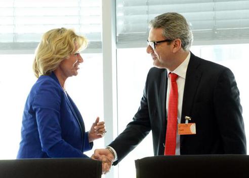 Wöhrl, Dagmar G.; Hadi, Muhannad Paul-Löbe-Haus, Sitzungssaal