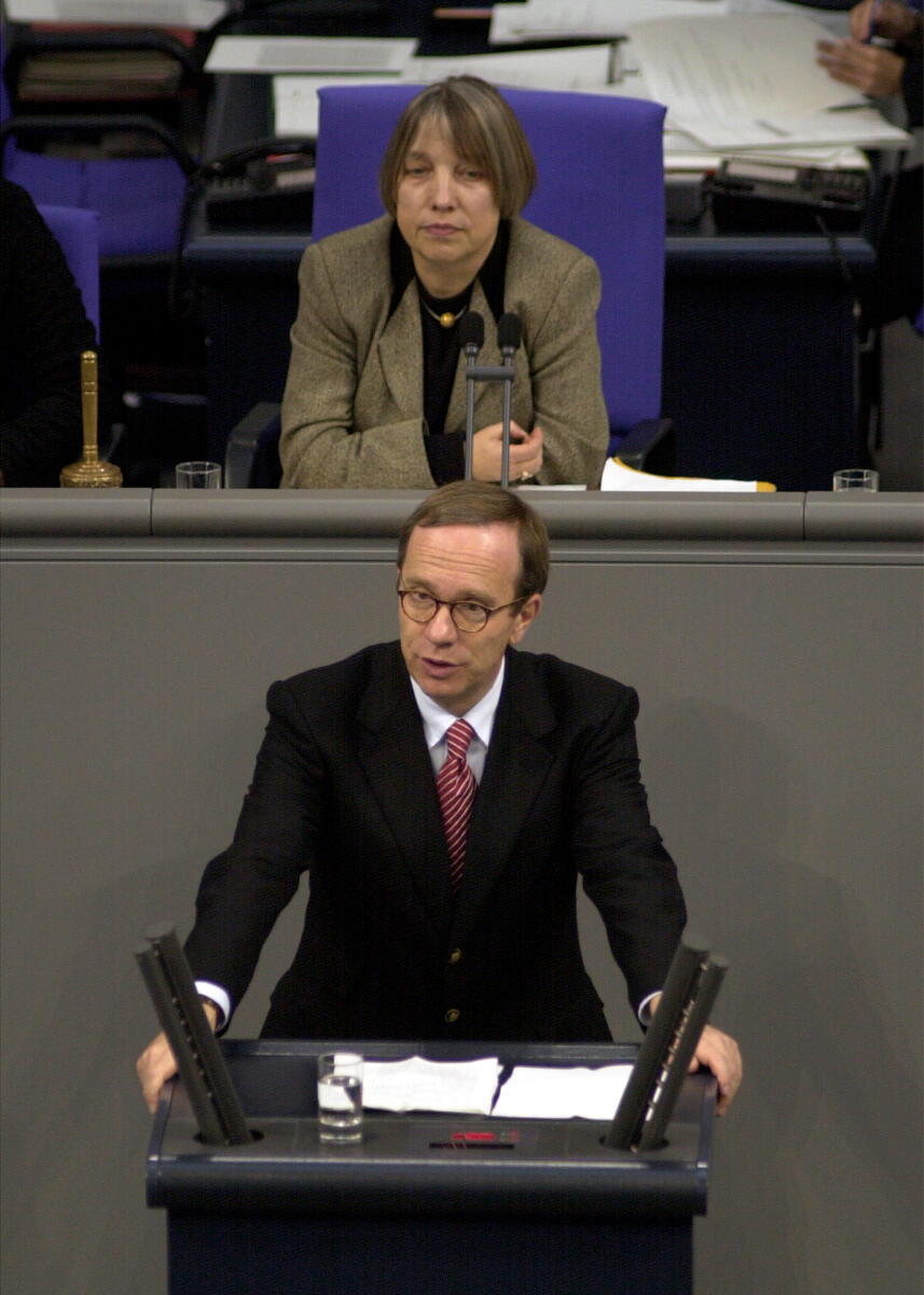 Matthias Wissmann, CDU/CSU, Bundestagsvizepräsidentin Dr. Antje Vollmer, Bündnis 90/Die Grünen, 16. Bundestagssitzung, TOP 3, Thema: Regierungserklärung, Europäischer Rat in Kopenhagen, Osterweiterung.; Rede, Plenum, Abgeordneter, Bundestagsabgeordneter Wissmann, Matthias; Vollmer, Antje Matthias Wissmann, CDU/CSU, Bundestagsvizepräsidentin Dr. Antje Vollmer, Bündnis 90/Die Grünen, 16. Bundestagssitzung, TOP 3, Thema: Regierungserklärung, Europäischer Rat in Kopenhagen, Osterweiterung.; Rede, Plenum, Abgeordneter, Bundestagsabgeordneter