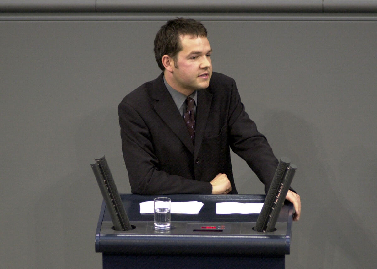 Michael Roth, SPD, 16. Bundestagssitzung, TOP 3, Thema: Regierungserklärung, Europäischer Rat in Kopenhagen, Osterweiterung; Rede, MdB, Bundestagsabgeordneter, Plenum Roth, Michael Michael Roth, SPD, 16. Bundestagssitzung, TOP 3, Thema: Regierungserklärung, Europäischer Rat in Kopenhagen, Osterweiterung; Rede, MdB, Bundestagsabgeordneter, Plenum