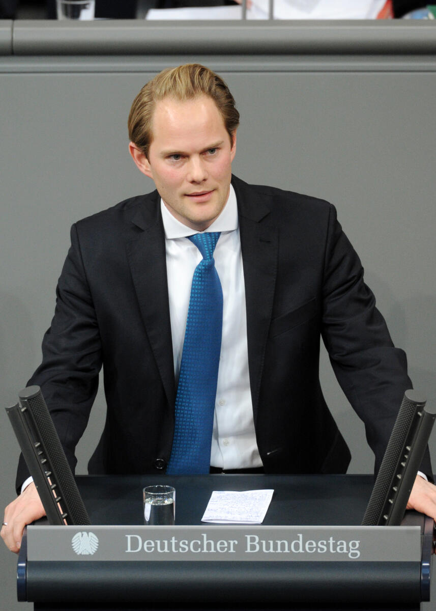 Steffen Kanitz, CDU/CSU, Bundestagsabgeordneter, Abgeordneter, Mitglied Deutscher Bundestag, MdB, Rede, 209. Sitzung, Top 3, Thema: Verantwortung in der kerntechnischen Entsorgung, Redner 9.; Rednerpult. Kanitz, Steffen Steffen Kanitz, CDU/CSU, Bundestagsabgeordneter, Abgeordneter, Mitglied Deutscher Bundestag, MdB, Rede, 209. Sitzung, Top 3, Thema: Verantwortung in der kerntechnischen Entsorgung, Redner 9.; Rednerpult.