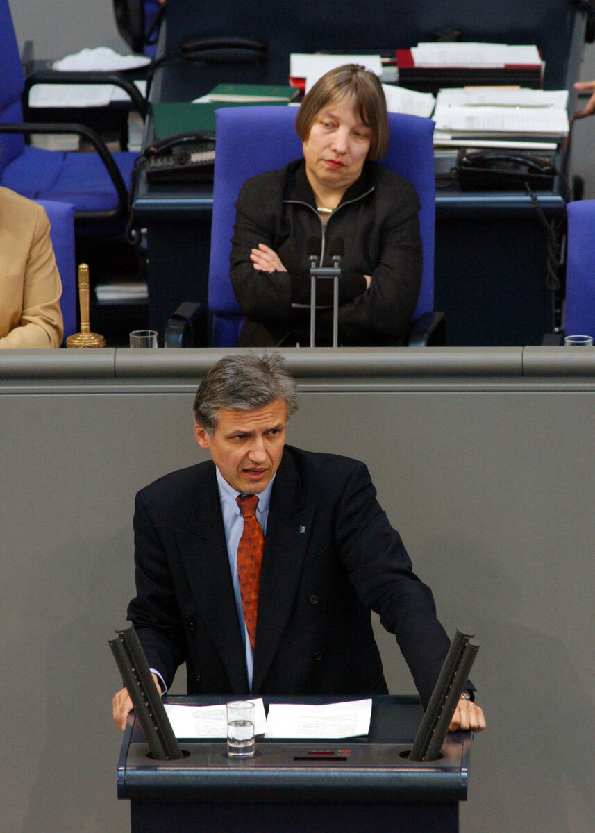 Manfred Kolbe, CDU/CSU, Vorsitz: Bundestagsvizepräsidentin Dr. Antje Vollmer, Bündnis90/Die Grünen; Rede, MdB, Bundestagssitzung, Plenum, Bundestagsabgeordneter, Rednerpult Kolbe, Manfred; Vollmer, Antje Manfred Kolbe, CDU/CSU, Vorsitz: Bundestagsvizepräsidentin Dr. Antje Vollmer, Bündnis90/Die Grünen; Rede, MdB, Bundestagssitzung, Plenum, Bundestagsabgeordneter, Rednerpult