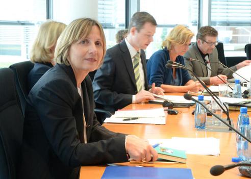 Wöhrl, Dagmar G.; Silberhorn, Thomas; Röttger, Maike Paul-Löbe-Haus, Sitzungssaal