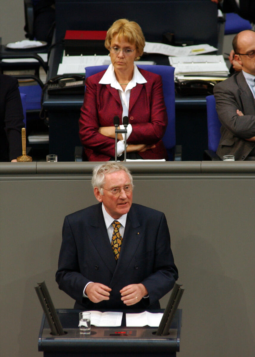 Werner Lensing, CDU/CSU, MdB, Rede im Deutschen Bundestag, Vorsitz: Bundestagsvizepräsidentin Dr. h.c. Susanne Kastner, SPD. Kastner, Susanne; Lensing, Werner Werner Lensing, CDU/CSU, MdB, Rede im Deutschen Bundestag, Vorsitz: Bundestagsvizepräsidentin Dr. h.c. Susanne Kastner, SPD.