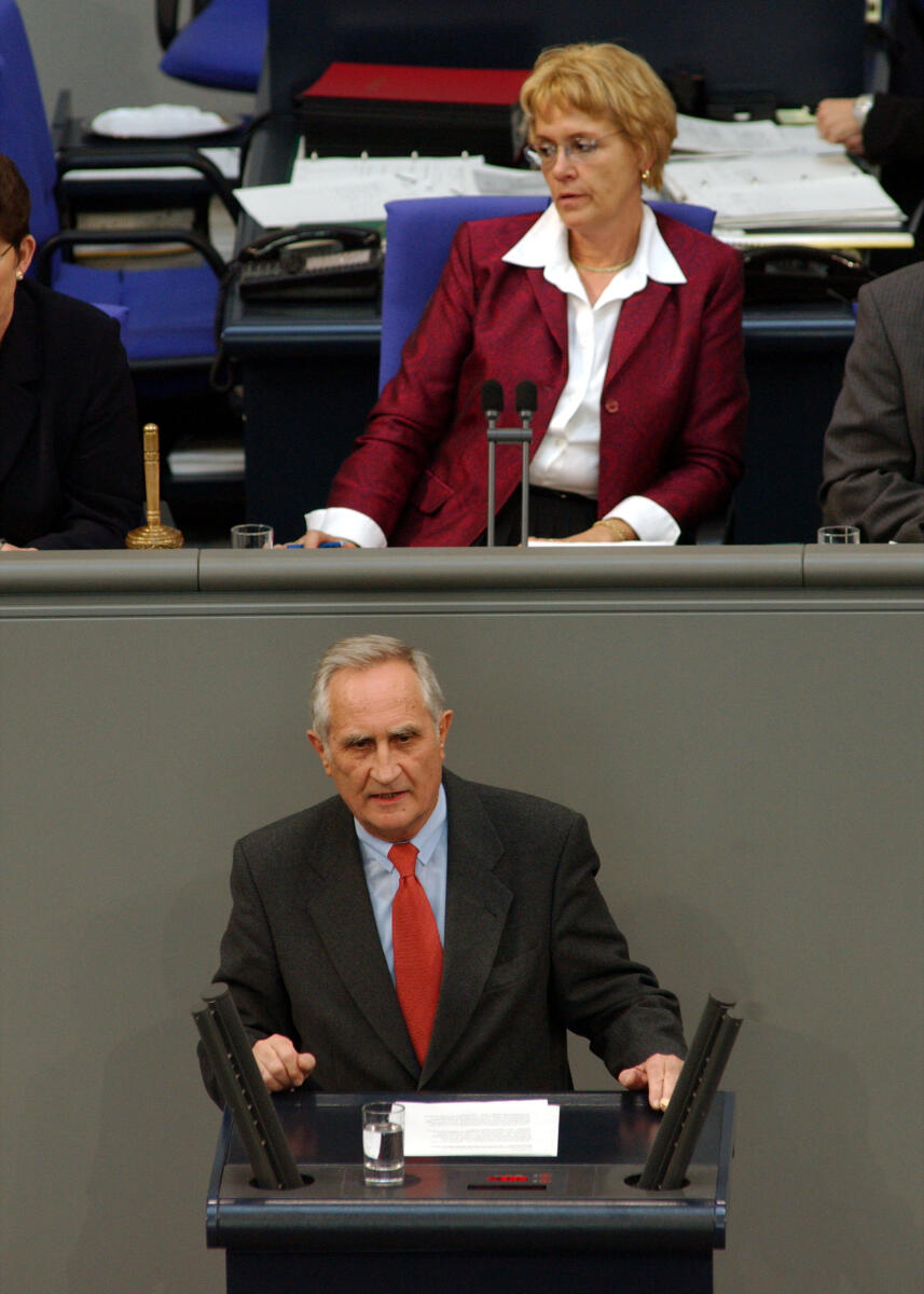 Geis, Norbert; Kastner, Susanne Norbert Geis, CDU/CSU, MdB, Rede im Deutschen Bundestag.; Vorsitz: Bundestagsvizepräsidentin Dr. h.c. Susanne Kastner, SPD.