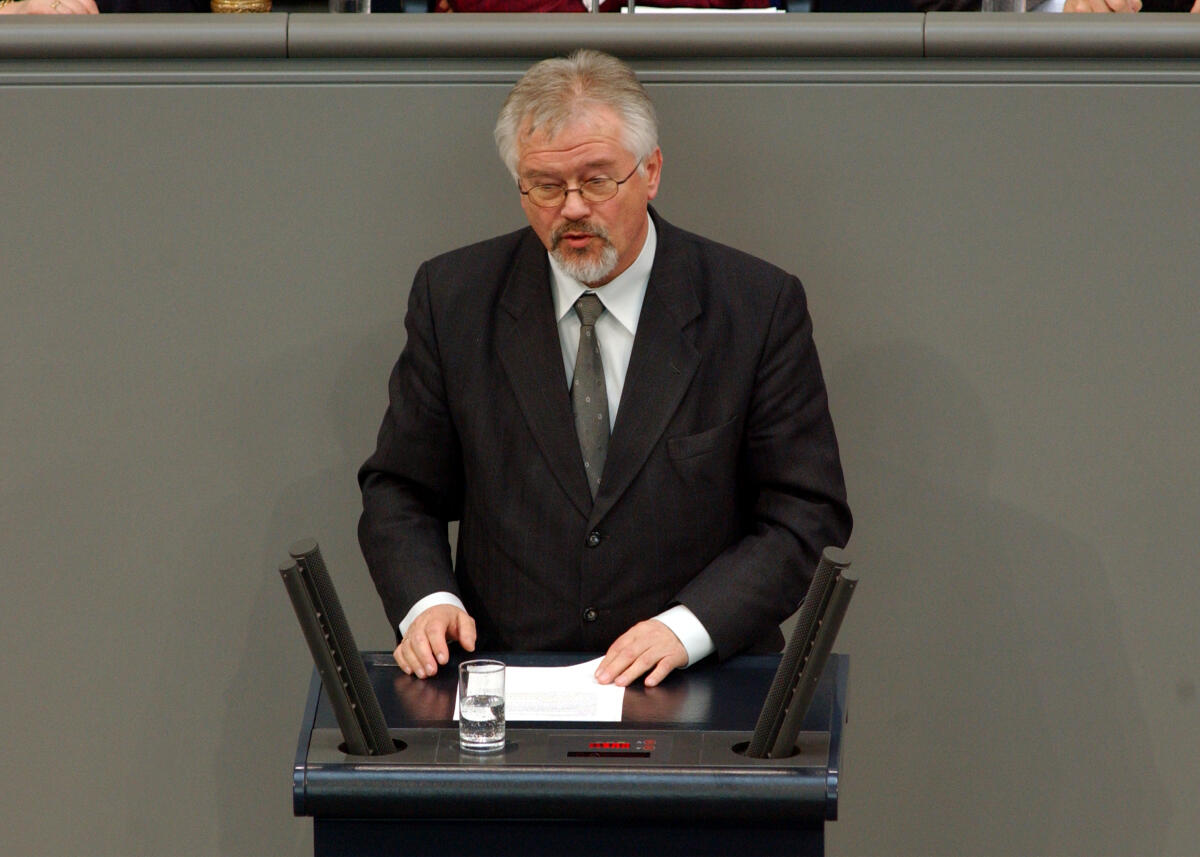 Hartenbach, Alfred Alfred Hartenbach, SPD, MdB, Rede im Deutscher Bundestag; Abgeordneter