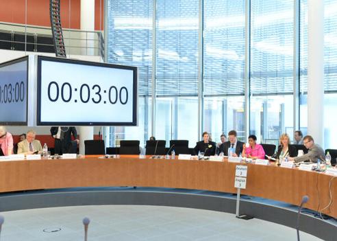 Wöhrl, Dagmar G.; Malambo-Ngcuka, Phumzile; Fuchtel, Hans-Joachim Paul-Löbe-Haus, Sitzungssaal