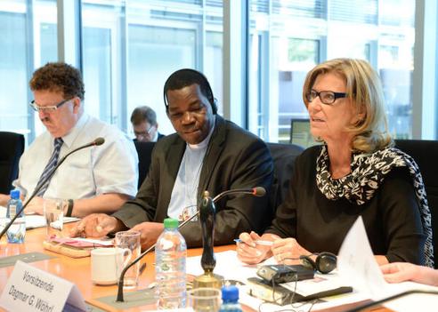 Wöhrl, Dagmar G.; Kussala, Hiiboro; Fuchtel, Hans-Joachim Paul-Löbe-Haus, Sitzungssaal