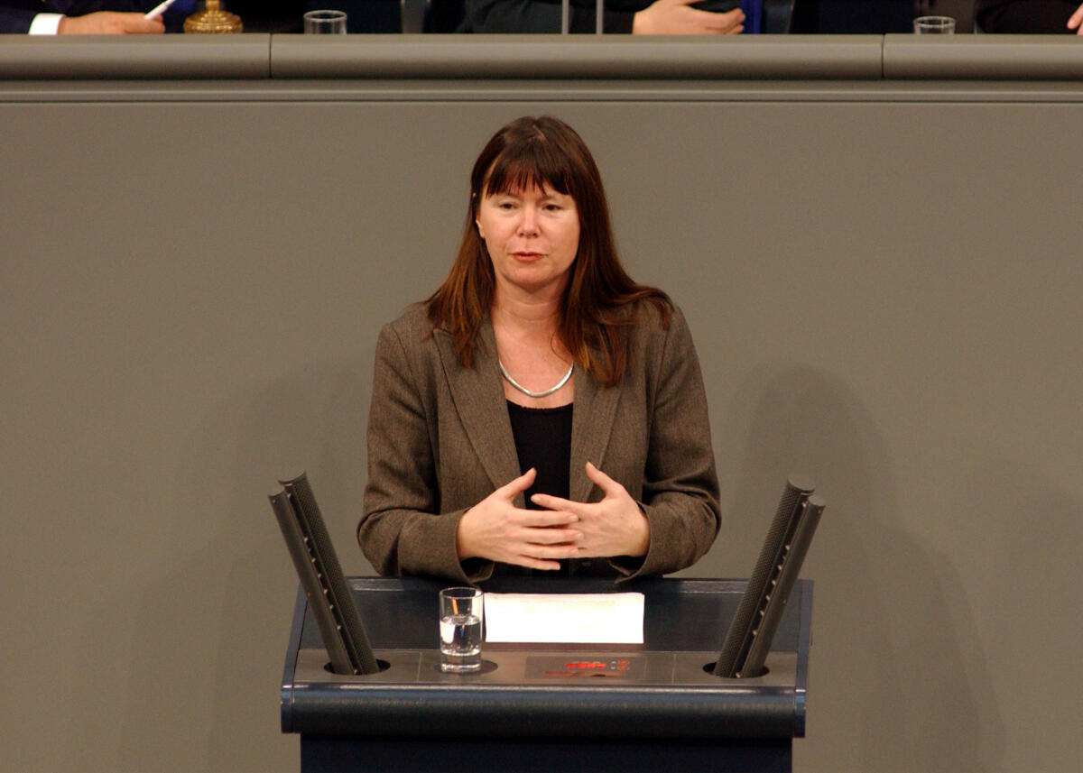 Höfken, Ulrike Ulrike Höfken, Bündnis 90/Die Grünen, MdB, Rede im Deutschen Bundestag.; Plenum, Rednerpult 29.Sitzung, Thema: EU-Agrarreform, TOP9