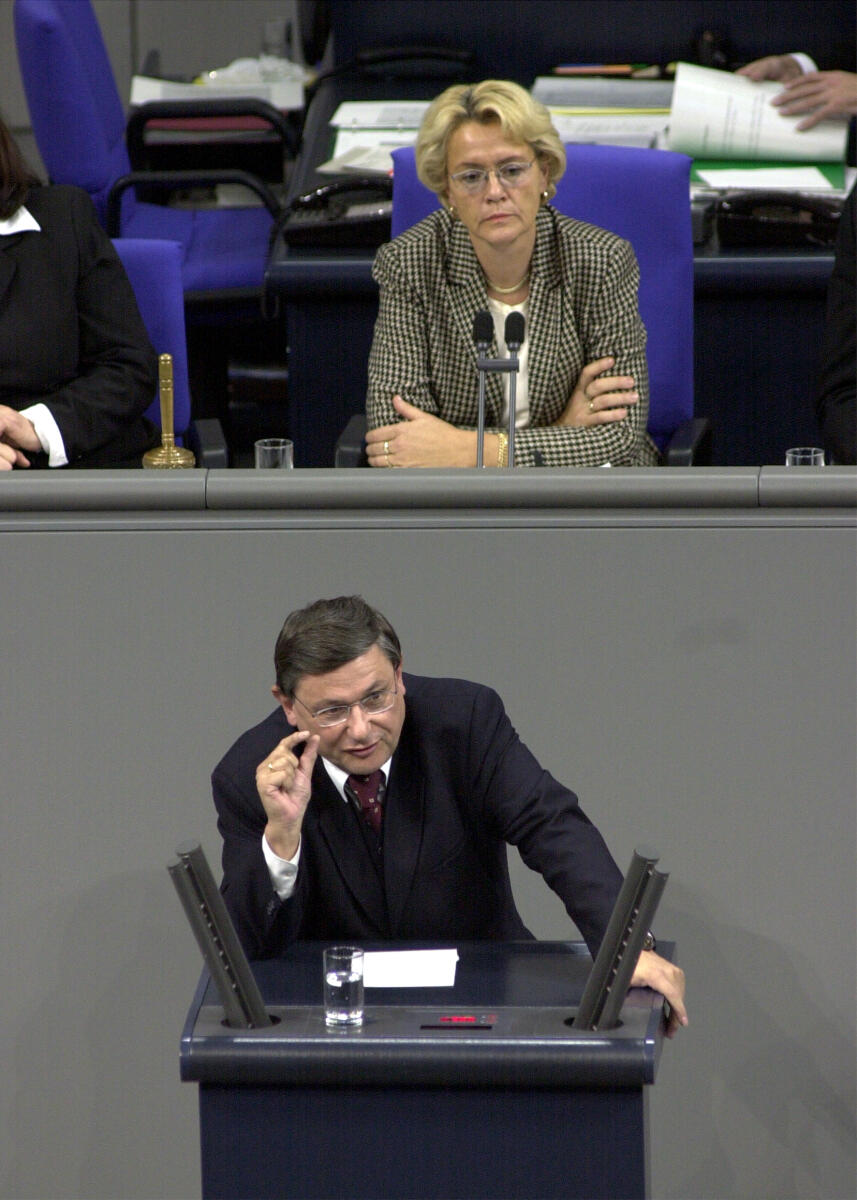 Dr. Christoph Zöpel, SPD, MdB, Vorsitz: Bundestagsvizepräsidentin Susanne Kastner, SPD, 13. Bundestagssitzung, Deutscher Bundestag; Rede, Plenum, Abgeordneter, Bundestagsabgeordneter Zöpel, Christoph; Kastner, Susanne Dr. Christoph Zöpel, SPD, MdB, Vorsitz: Bundestagsvizepräsidentin Susanne Kastner, SPD, 13. Bundestagssitzung, Deutscher Bundestag; Rede, Plenum, Abgeordneter, Bundestagsabgeordneter